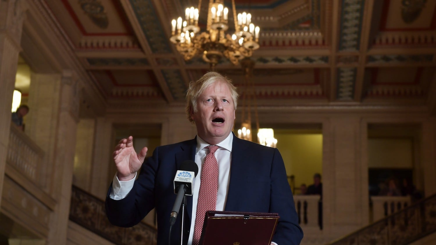 Covid-19, Boris Johnson choc: "Abituatevi a perdere i vostri cari"