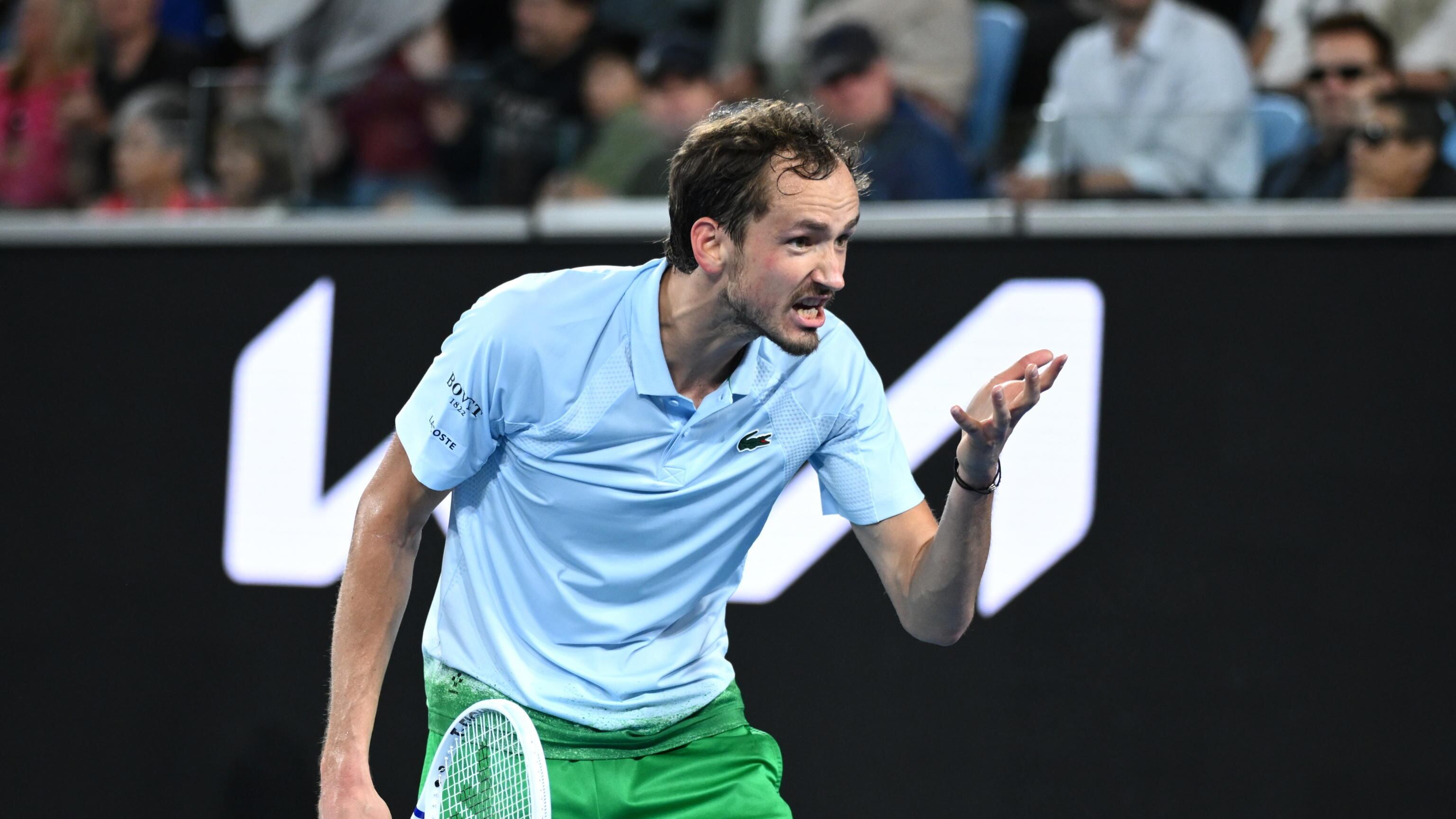 Australian Open, clamorosa eliminazione di Medvedev: sconfitto in cinque set dal n.121
