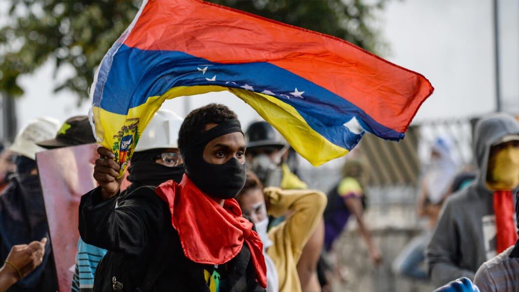 Scontro tra i gialloverdi e l'Italia "paralizza" la Ue Vano l'appello di Guaidó