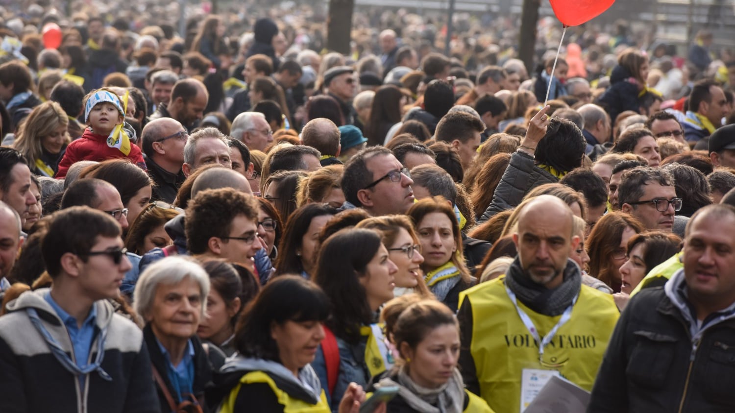 Il Papa non fa il "miracolo". Le Case bianche si sgretolano