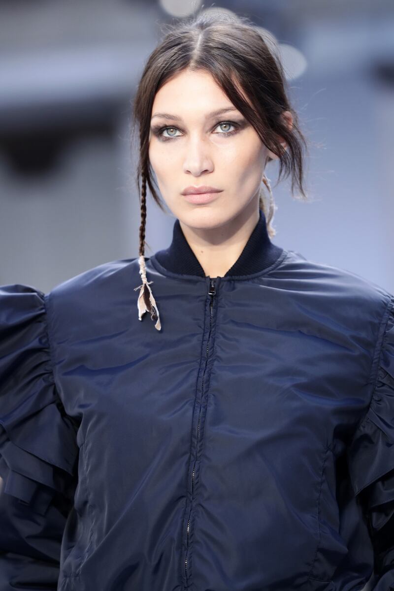 Bella Hadid, le immagini dalle passerelle 5