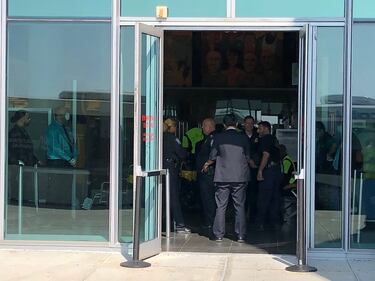 Aereo in quarantena, l'attesa dei passeggeri 6