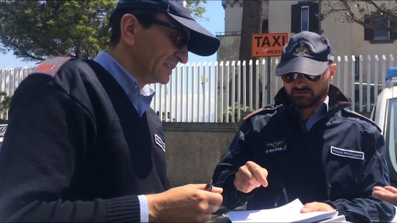 Polizia municipale di Napoli, controlli degli agenti del Nucleo amministrativo