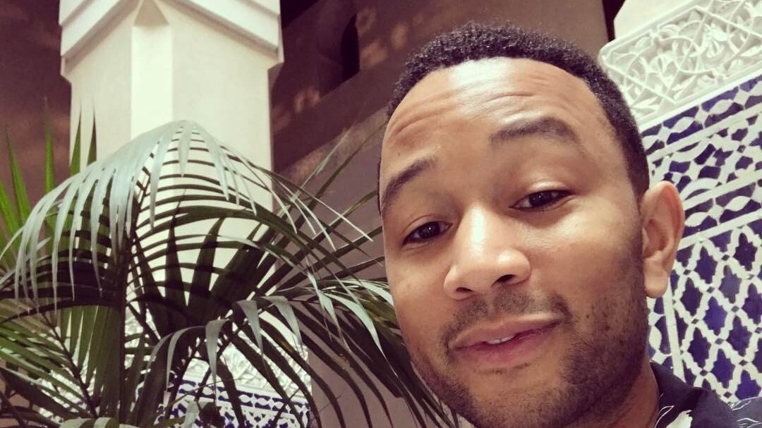 John Legend papà esemplare: "Mettiamo i fasciatoi nei bagni maschili"
