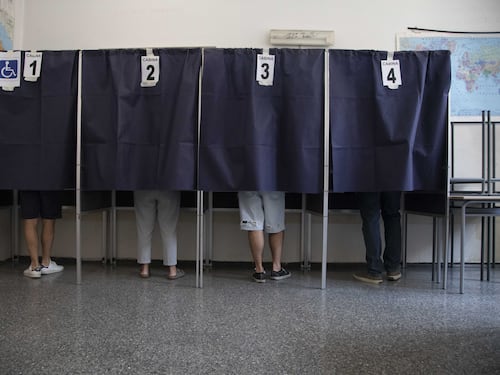 Referendum, affluenza ai minimi. Alle 23 ha votato poco più del 21%