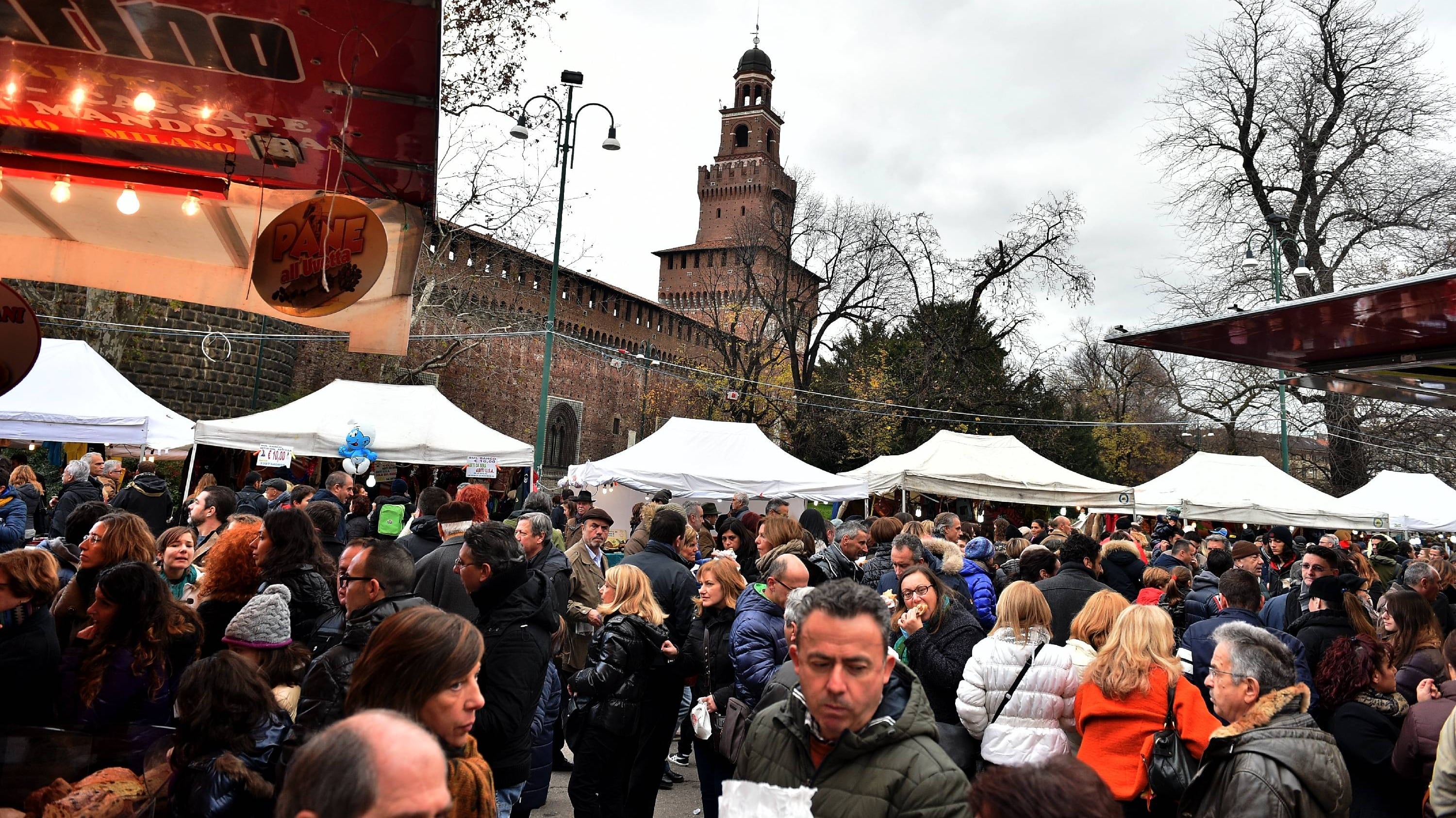 "Basta piazza Castello. Riportiamo gli Oh Bej in Sant'Ambrogio"