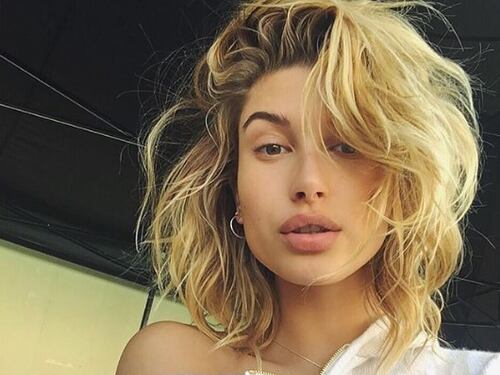 Hailey Baldwin vicina alla zia, dopo un aborto spontaneo