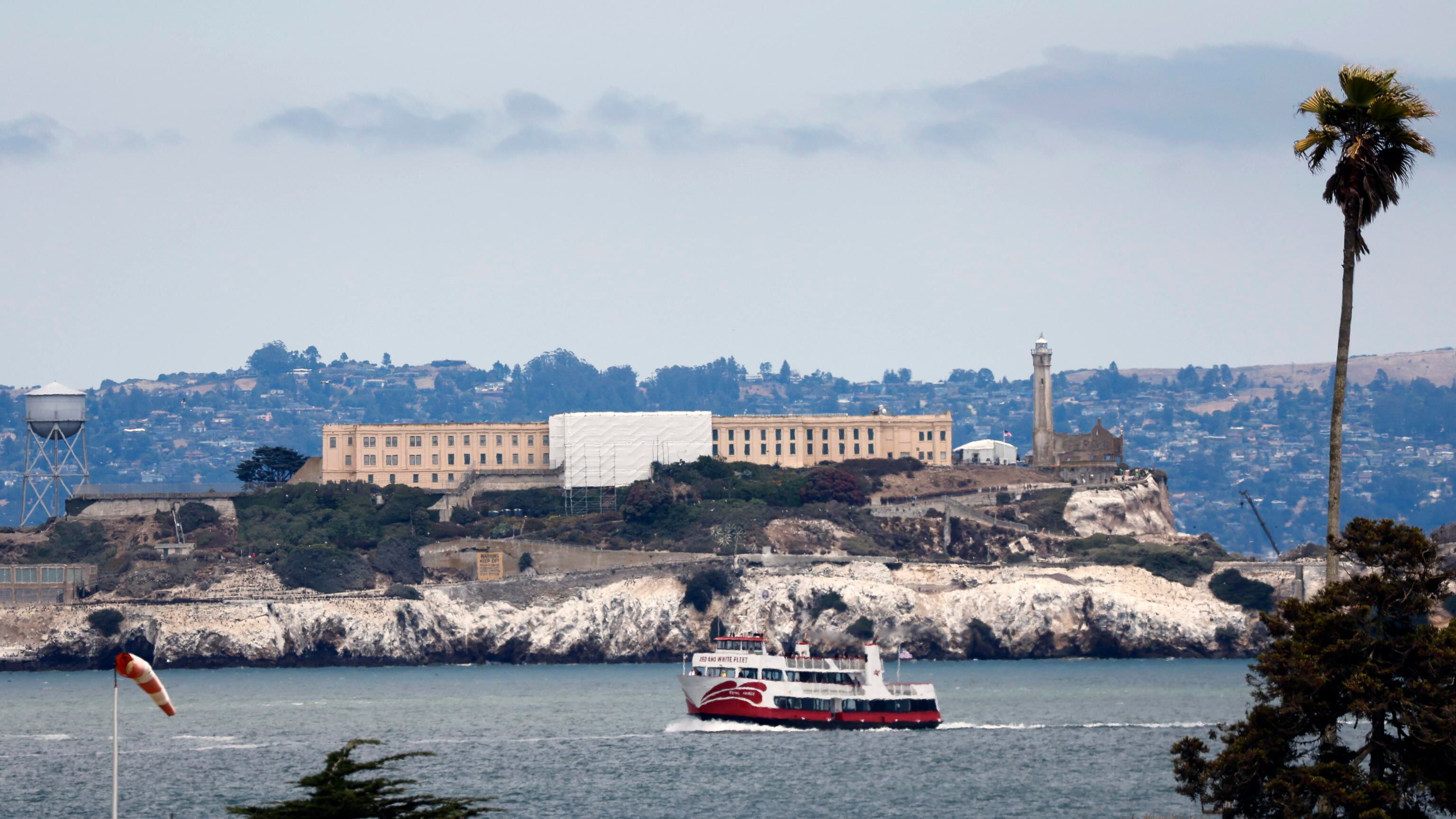 "Ospiterà i criminali più spietati d'America". Il piano da 152 milioni di Trump per riaprire Alcatraz