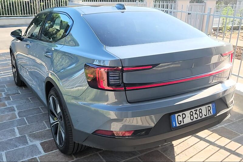 Polestar 2 (MY24): guarda tutte le foto 3