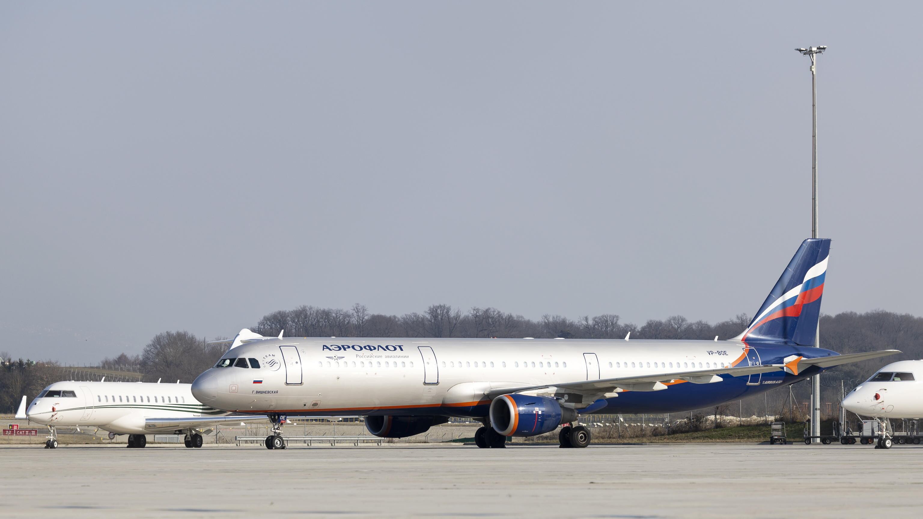 Sequestrato aereo russo con 200 civili a bordo: cosa sta succedendo