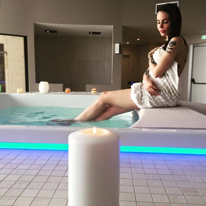 Nina Moric, 40 anni bollenti 43