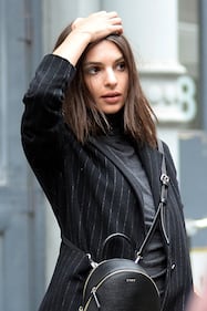 Emily Ratajkowski, selfie hot in biancheria intima 46