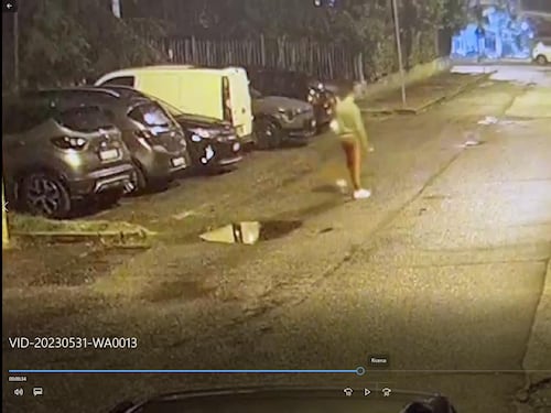 I frame del killer di Giulia Tramontano ripresi dalle telecamere di sorveglianza