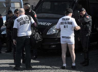 La "discesa" del Carroccio su Roma: la piazza leghista 6