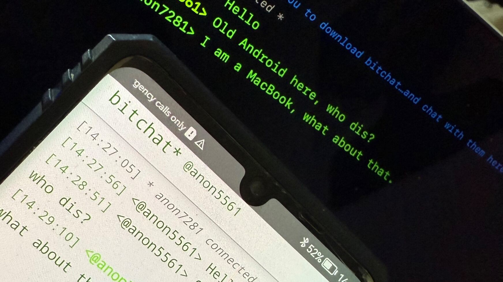 Chattare senza internet e in anonimo? Arriva l'app Bitchat: come funziona