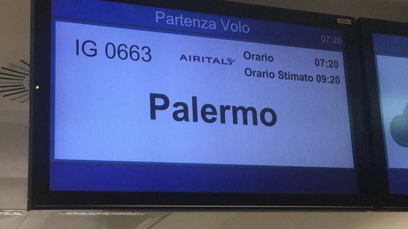 Odissea per i passeggeri di un volo AirItaly Milano-Palermo: atterrati con 15 ore di ritardo