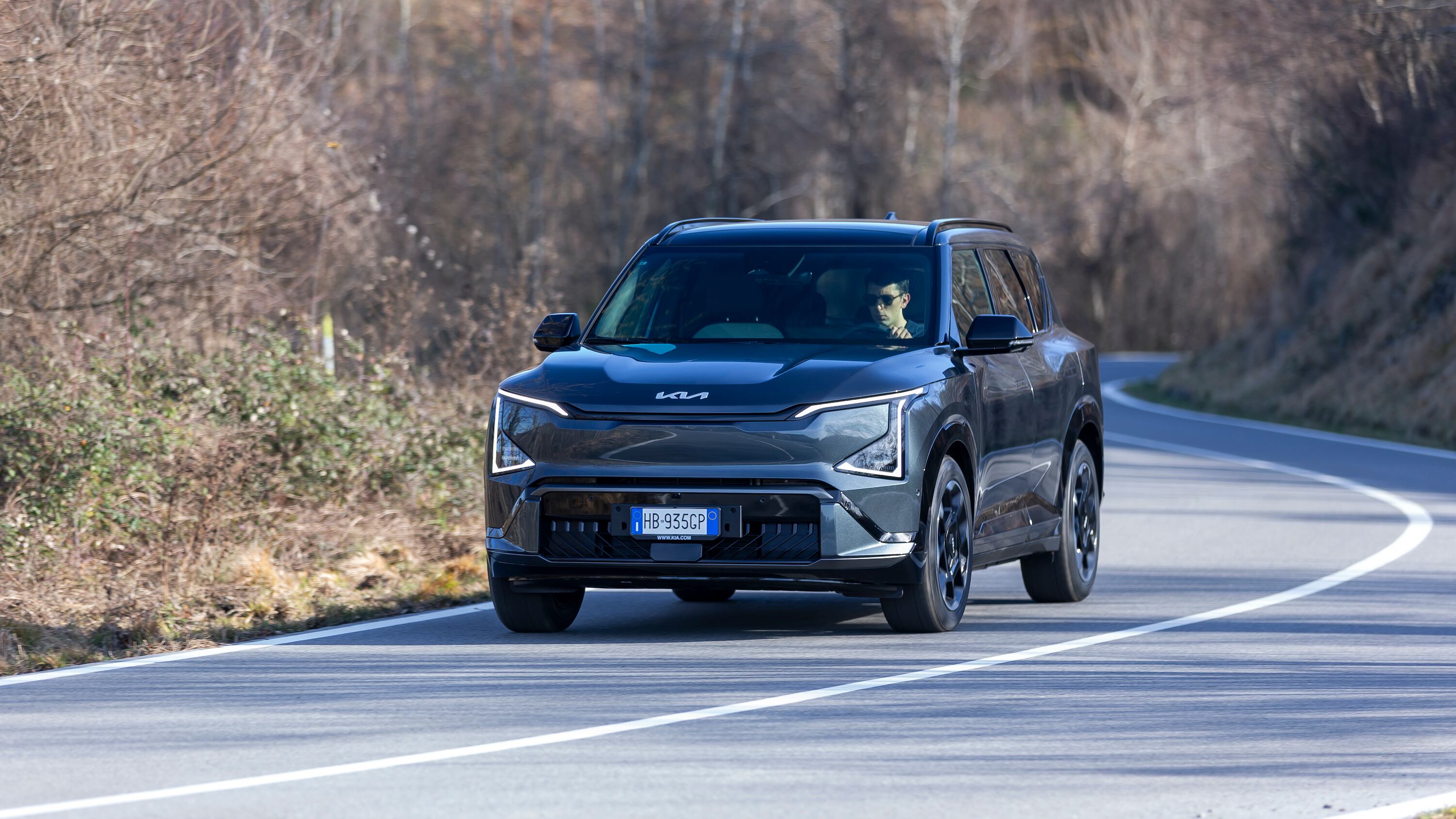 Kia punta sul numero 5: il nuovo SUV elettrico e l'MPV disegnato nel futuro