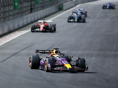 F1, nonostante una penalità a Las Vegas vince ancora Verstappen. Leclerc 2° in volata