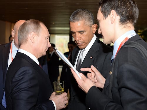 Obama-Putin, è disgelo? Stretta di mano a Pechino
