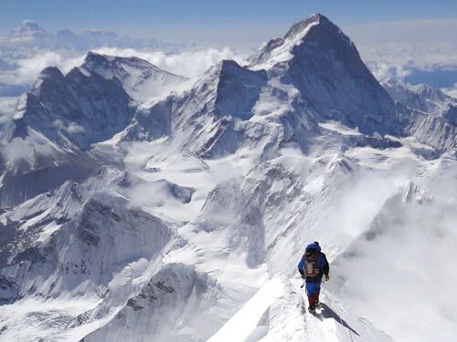 "Noi vegani possiamo fare qualunque cosa": prof muore scalando l'Everest