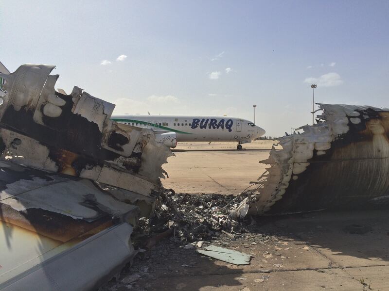 L'aeroporto di Tripoli distrutto dagli islamisti 2