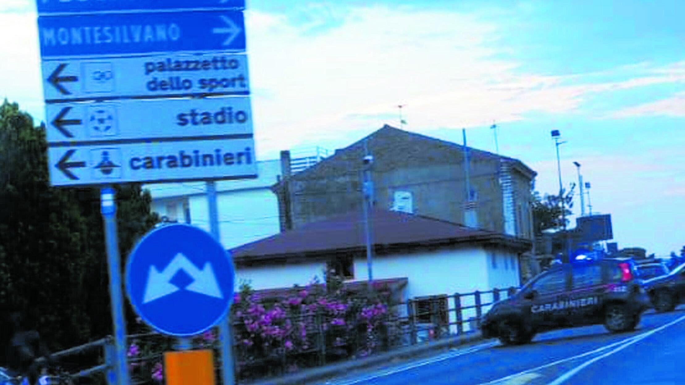 Fuga in scooter dopo l'alt: frontale fatale coi militari