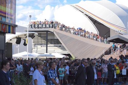 Merkel a Expo con il marito 6