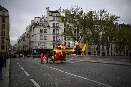 Parigi, strage alla sede della polizia: funzionario uccide 4 persone 3