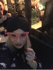 Emma Marrone, sexy in calze a rete 26