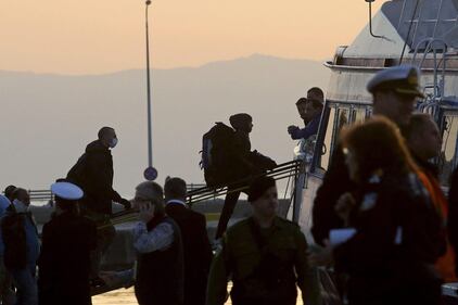 Grecia, le prime espulsioni di immigrati in Turchia 15