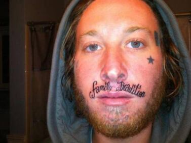 Tatuarsi la faccia. Le foto più strane 2