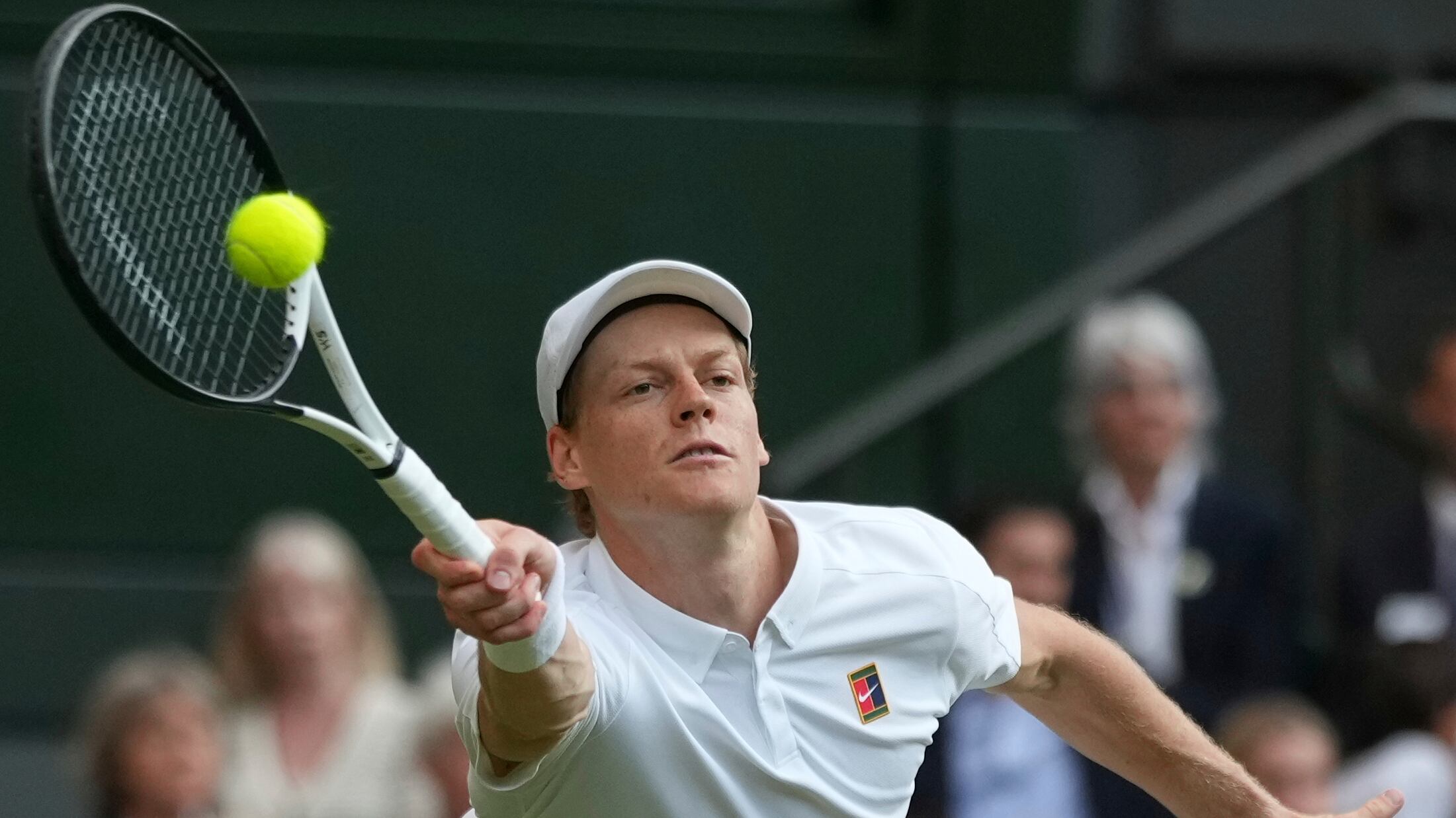 Jannik vola a Wimbledon in compagnia di Cobolli e Sonego