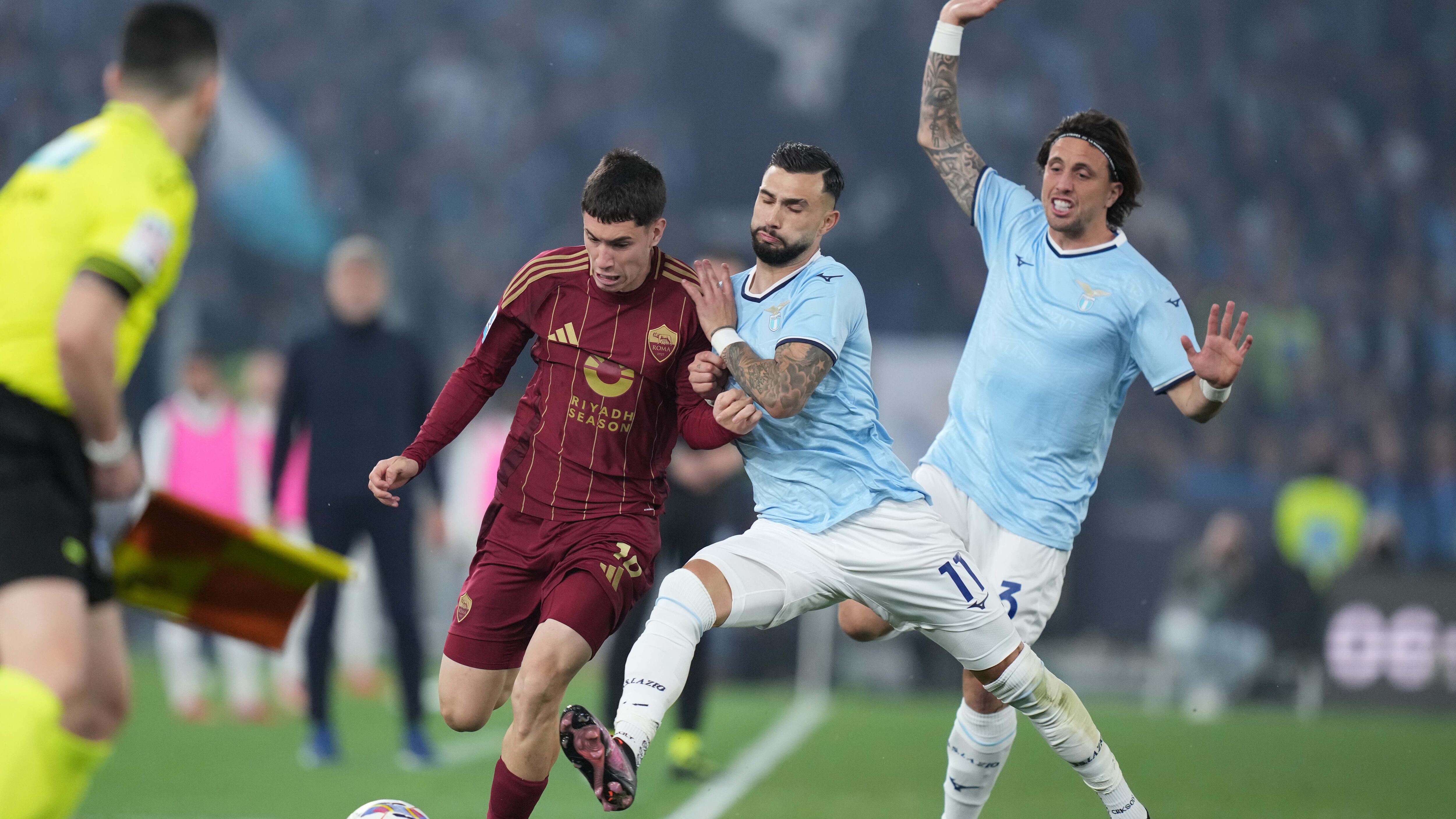 Il derby della Capitale violentato dagli ultrà. Non è da Champions