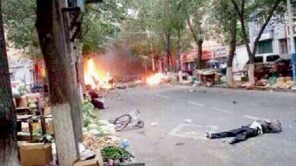 Cina, bombe al mercato nello Xinjiang : oltre 30 morti
