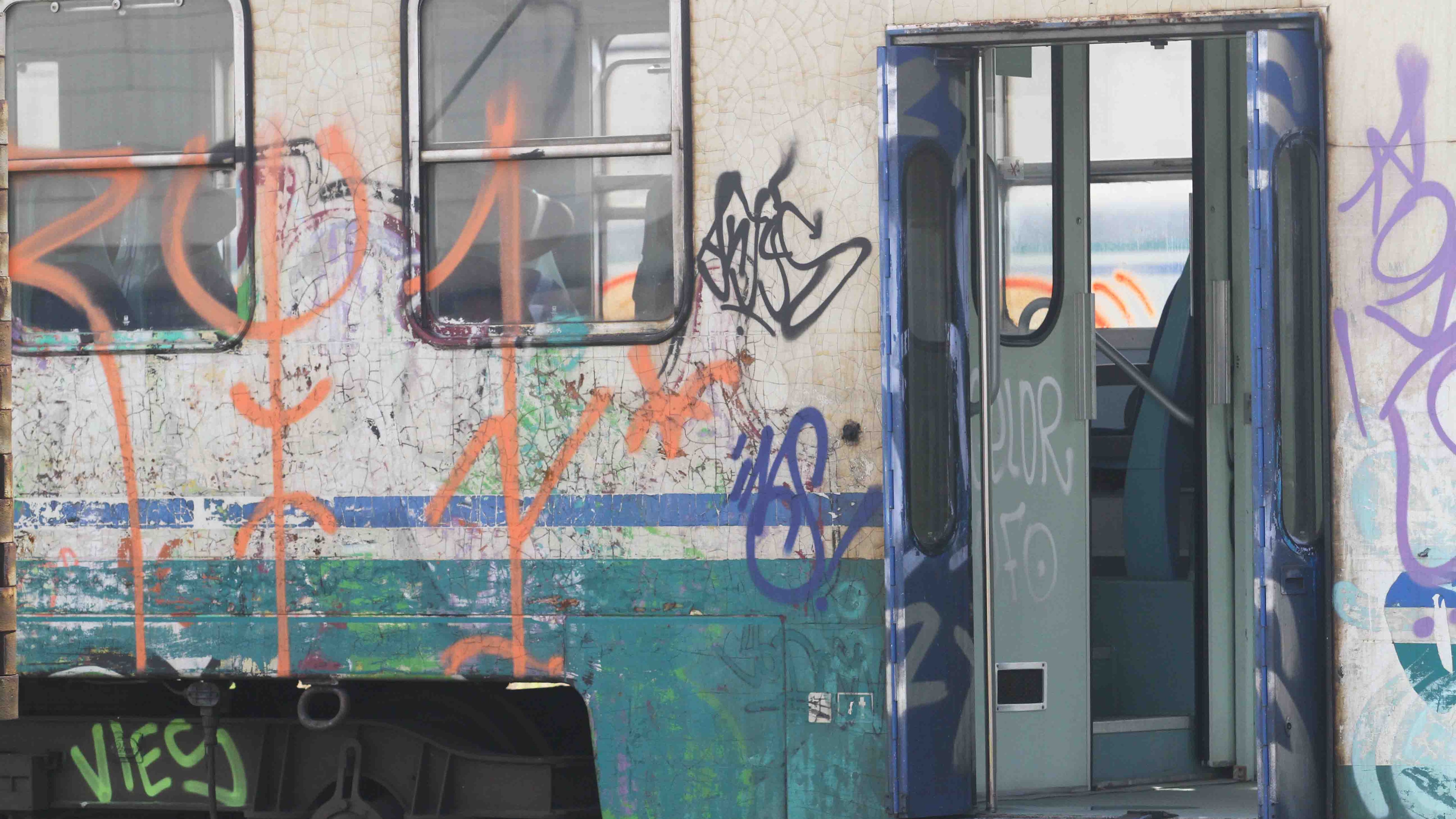 Treni regionali da paura Crescono vandalismi e furti