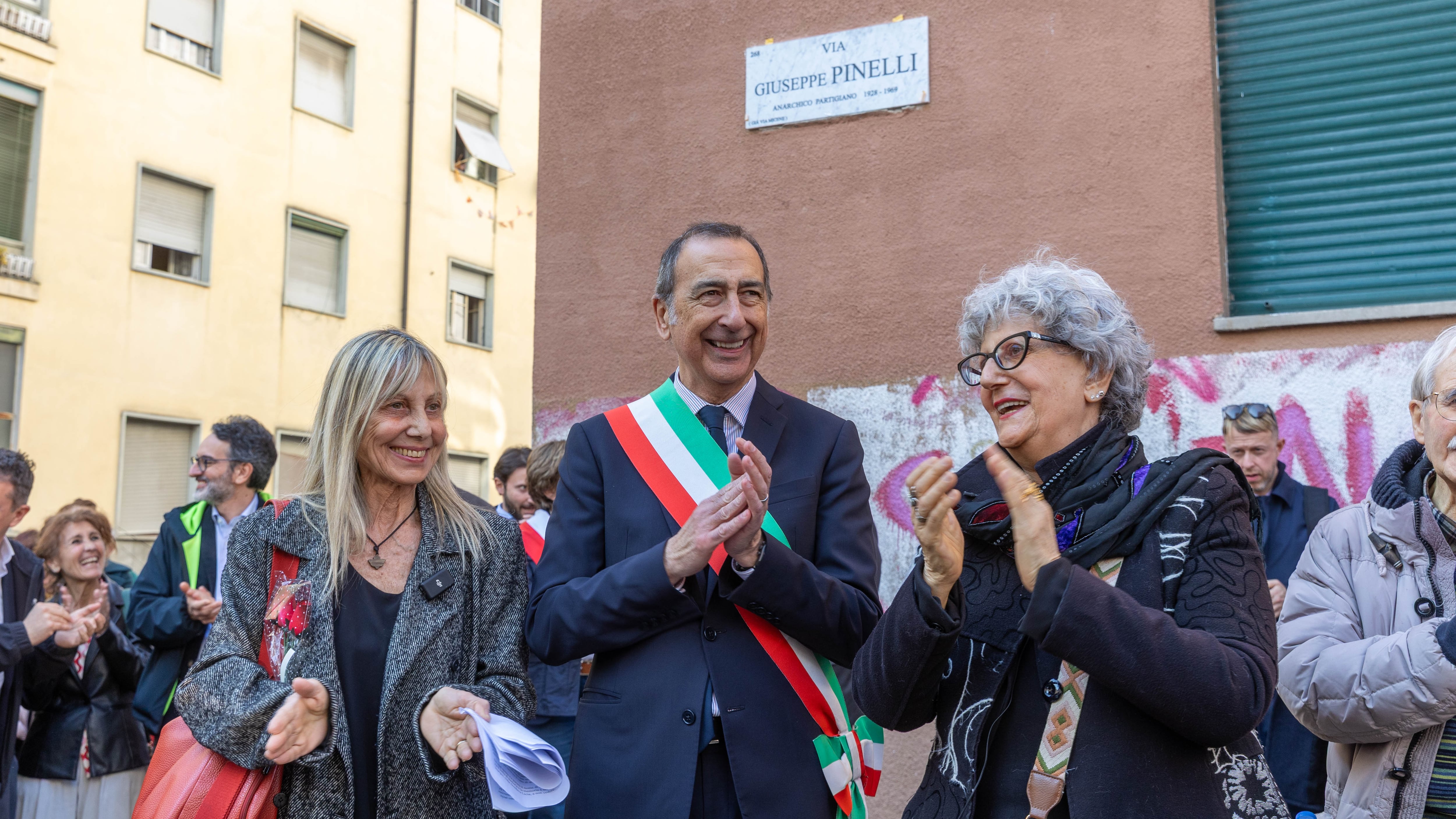 Sala inaugura via Pinelli. De Corato: "Ignora Ramelli"