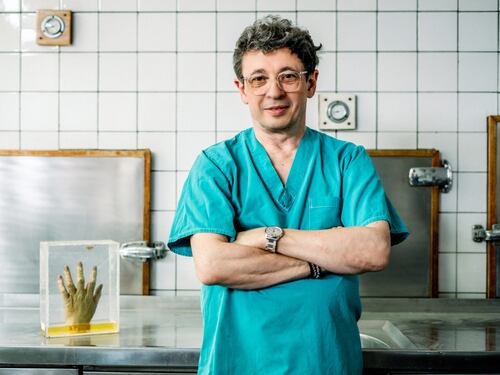 Philippe Boxho dà la parola ai morti per raccontare la vita di un medico legale