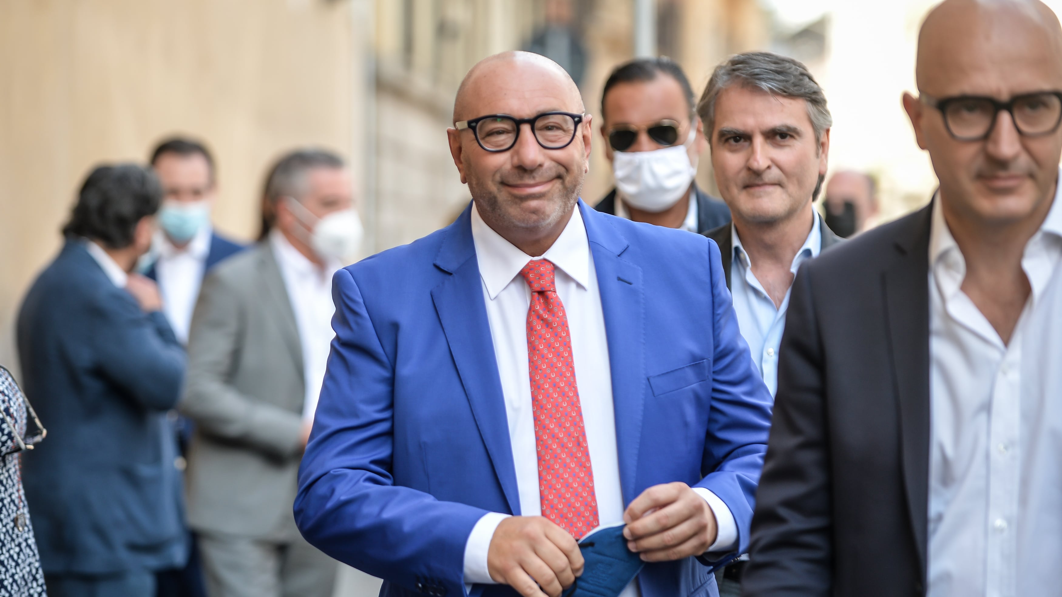 Alla fine Bernardo sbotta e chiede sintonia e risorse. La risposta: "Avanti uniti"