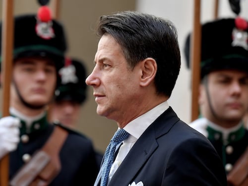 Siri, Conte adesso frena "Nessuna conta in Cdm"