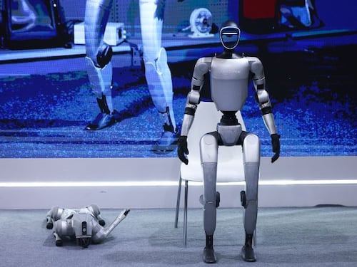 "I suoi robot terrorizzano l'Occidente": cosa succede in Cina