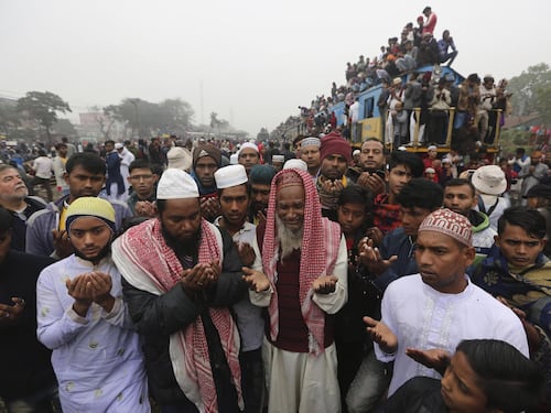 Bangladesh, primo funerale islamico per una prostituta