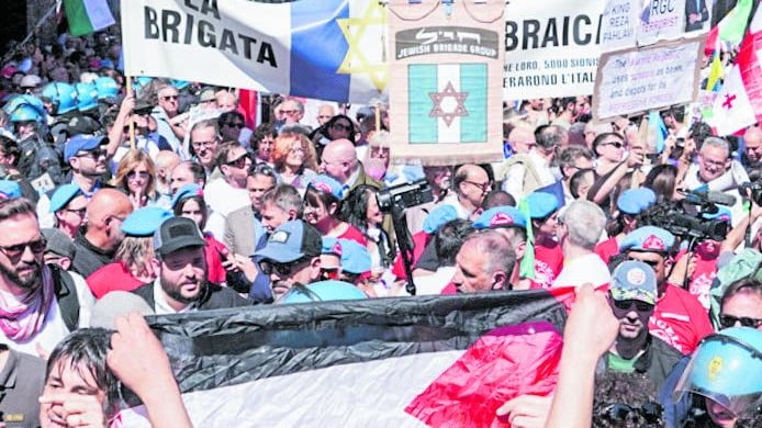 "Vergogna". 25 Aprile è scontro in Comune. Sala: "E il prossimo sarà più a rischio"