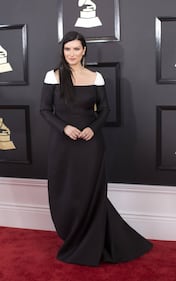 Grammy 2017, i look più sexy sul red carpet 10