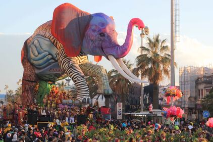Carri al carnevale di Viareggio 9