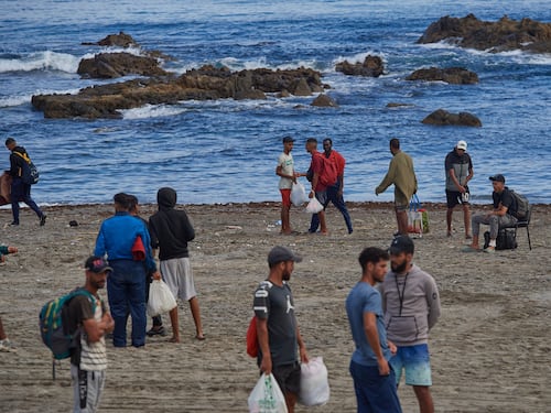 Migranti, bugie a sinistra. Il governo: 80mila respinti