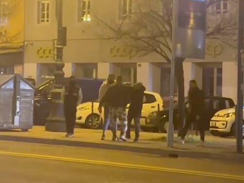 Rissa con spranghe e bastoni a Trieste tra afghani e pakistani: ci sono feriti