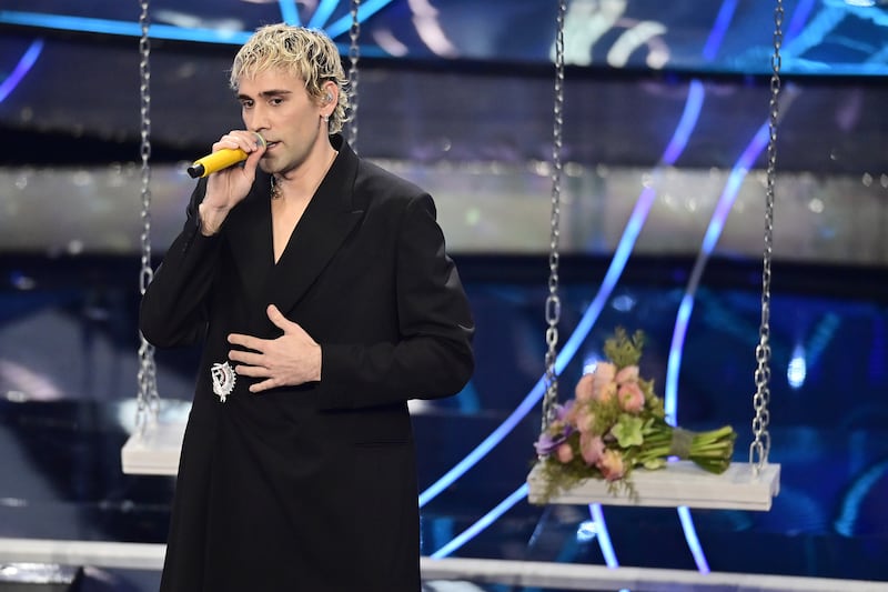 Sanremo 2024: ecco il look della finalissima del Festival di Mr.Rain 3