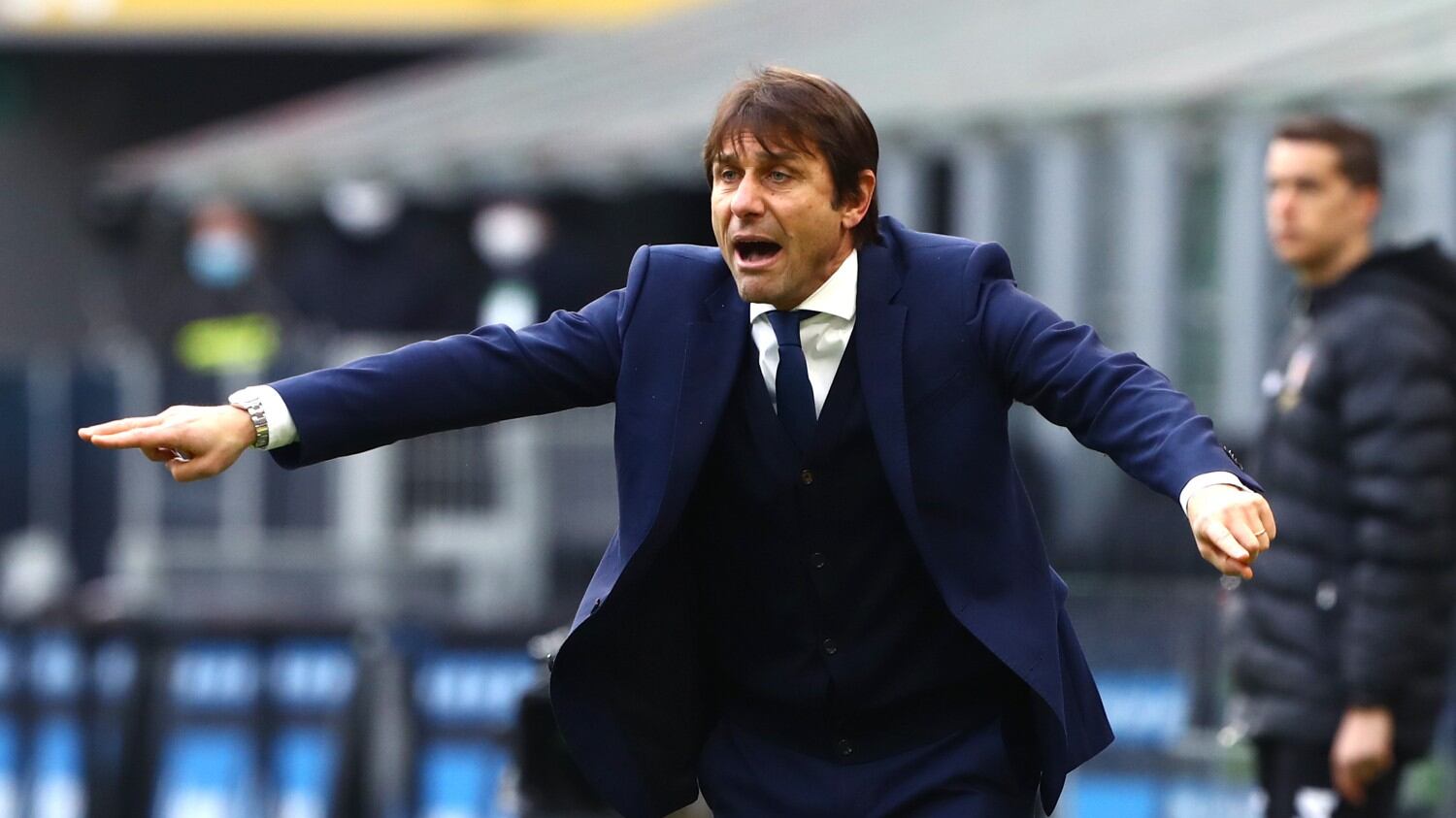 L'Inter "perfetta" di Conte va oltre se stessa per sognare
