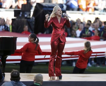 Lady Gaga per il terremoto: foto 41