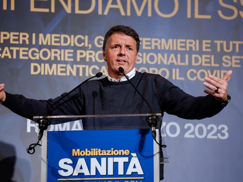 Show di Renzi al processo "Libro rosso per toga rossa"